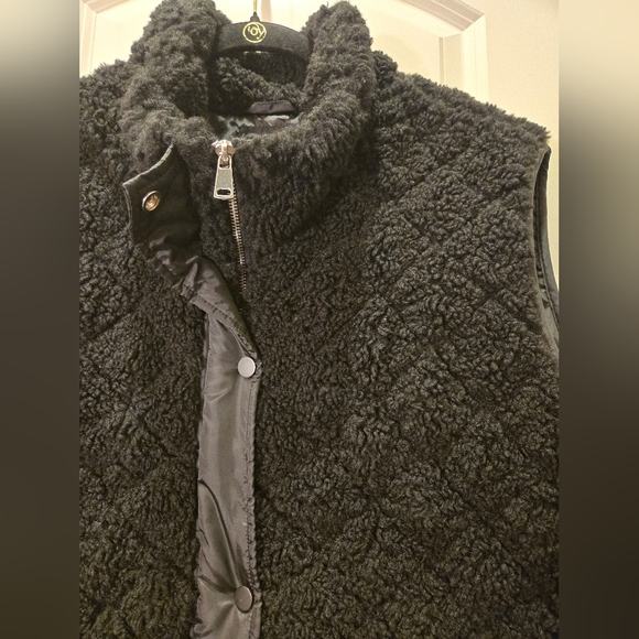 Tribal Winter Vest - Picture 6 of 7